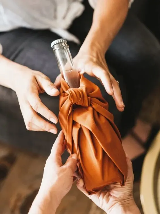 reusable wrapping for wine bottle